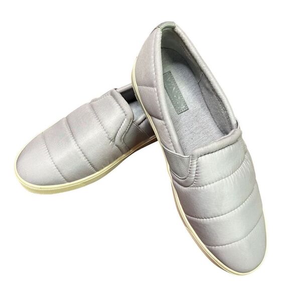 Vince Blair Quilted Womens Polyester Slip On Casual And Fashion Sneakers NWOB Si - Picture 1 of 9